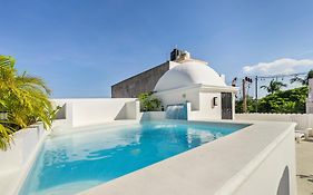 The Mermaid And The Pearl Boutique Hotel